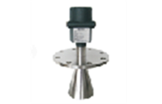 High performance radar liquid level transmitters with flange process connection