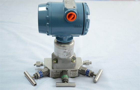 émetteur professionnel de différence de pression Rosemount 3051CD avec la valve 0305