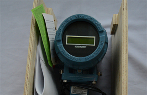 Compteur de débit intégral de bâti de Rosemount 8732 avec le système à distance de débitmètre magnétique de bâti